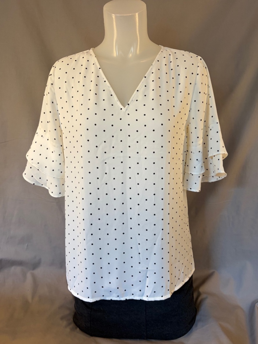 LOFT V-neck Blouse Short Sleeve with Ruffles, Ivory w/ Black Dots Size XS (NWT)